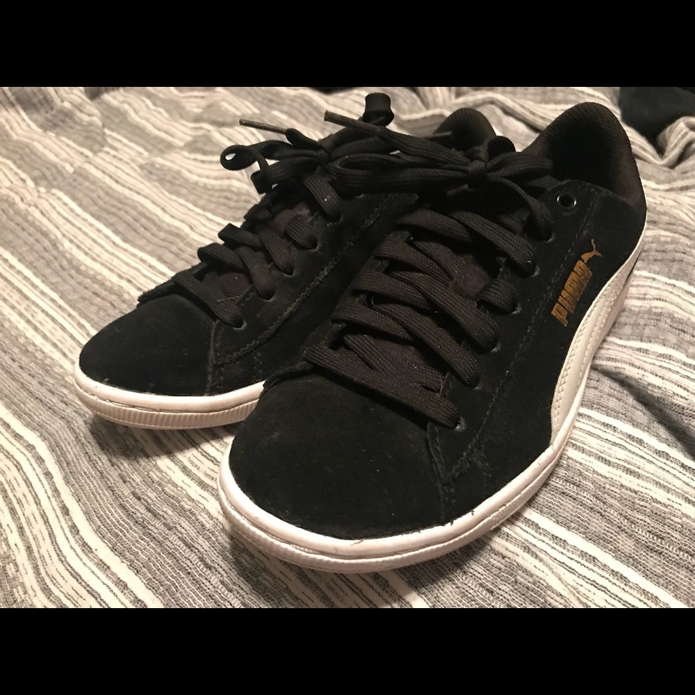 Puma tennis shoes